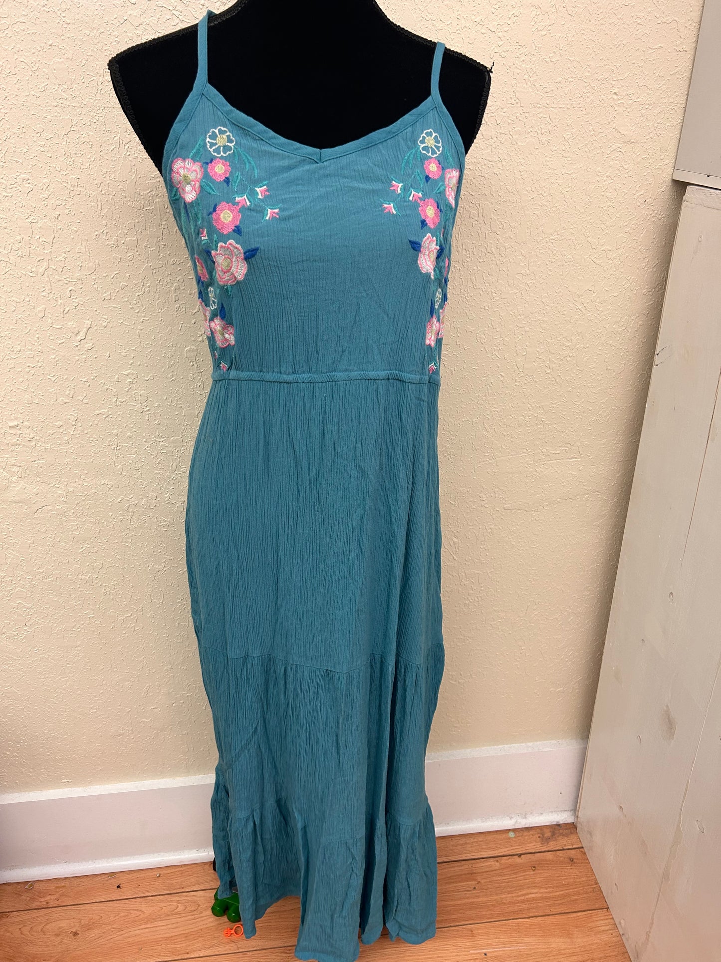 Time & tru large blue & pink floral maxi dress