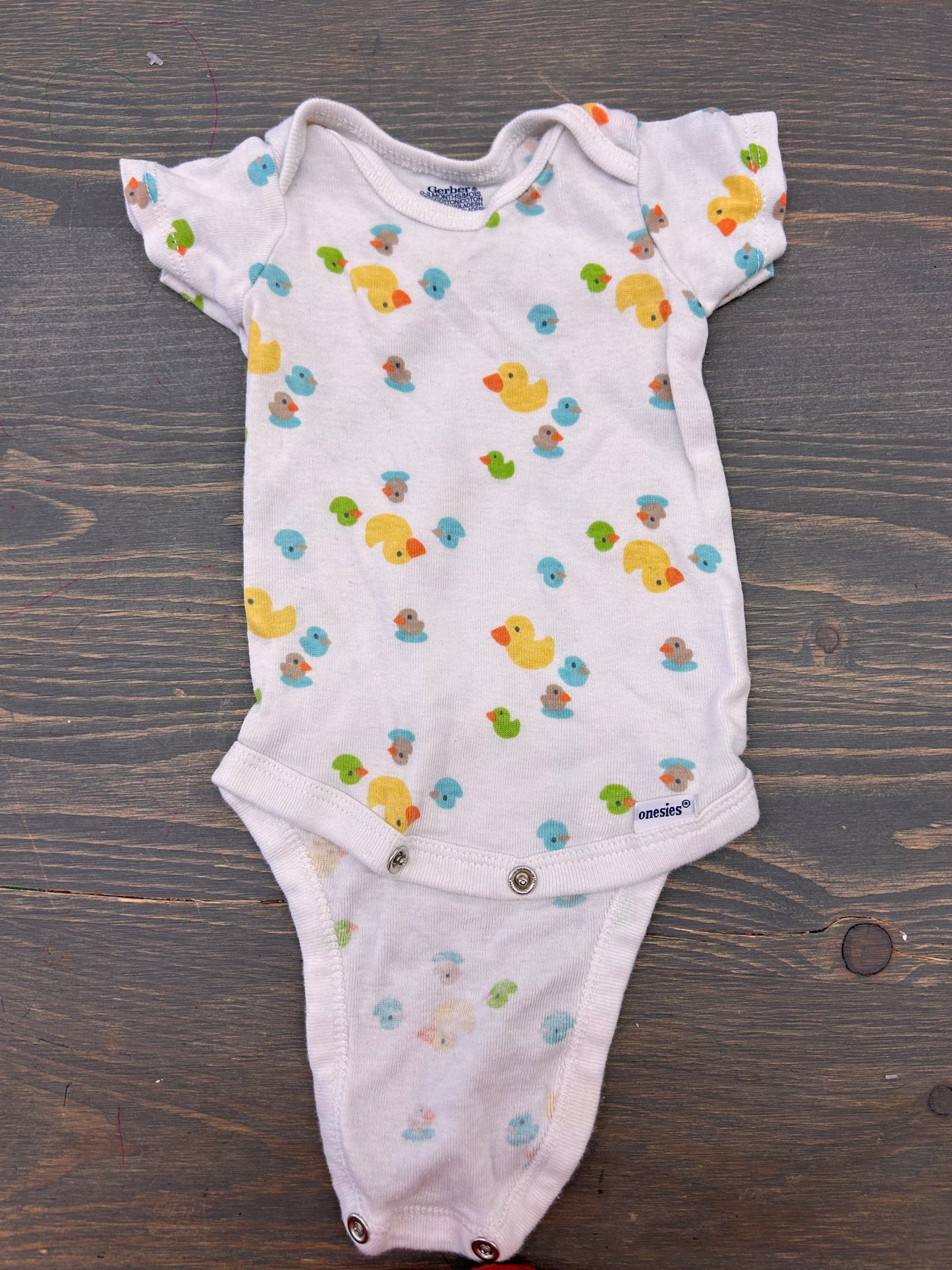 Gerber 0/3m duck onesie