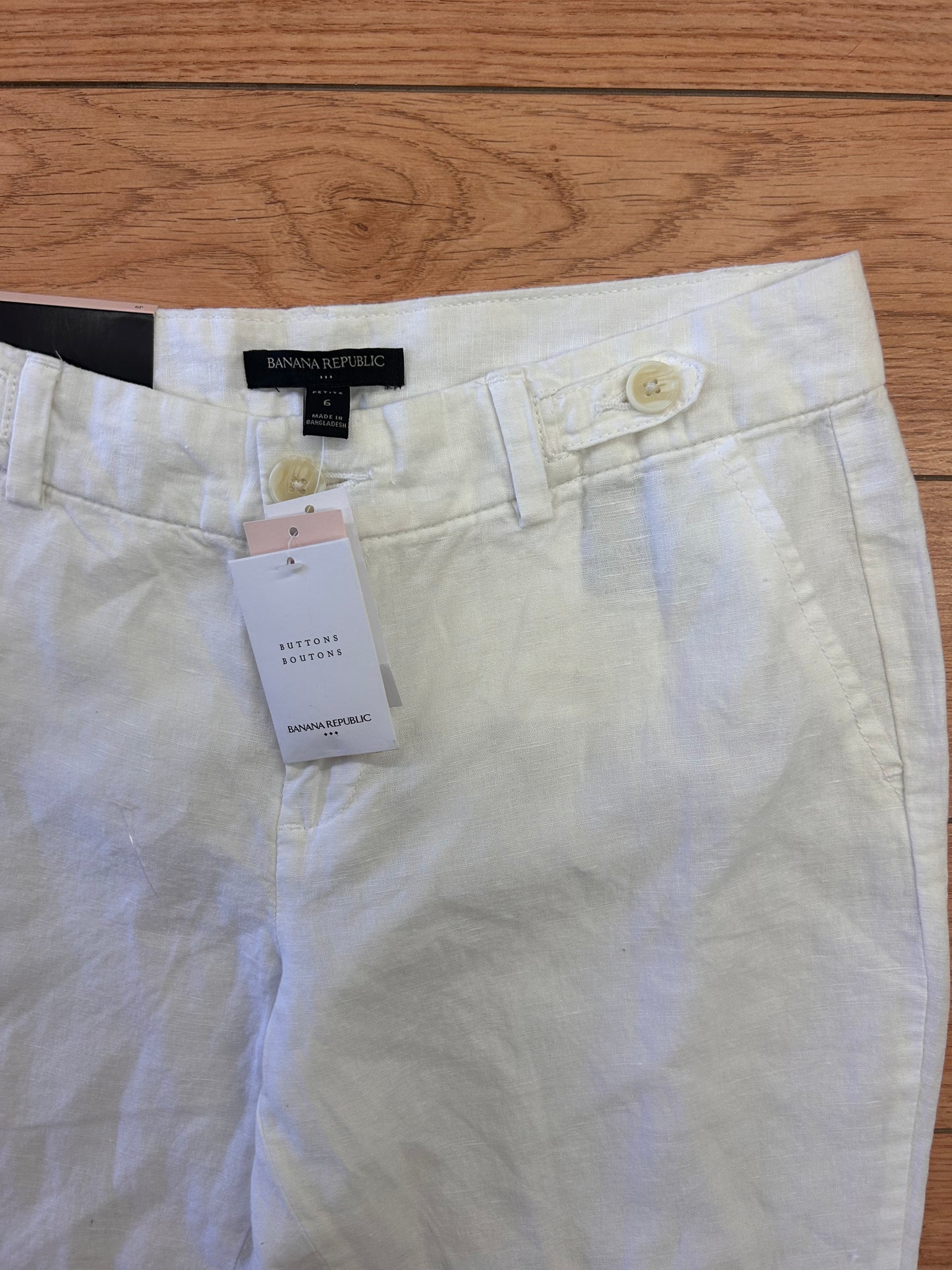 NEW banana republic 6 petite white capris