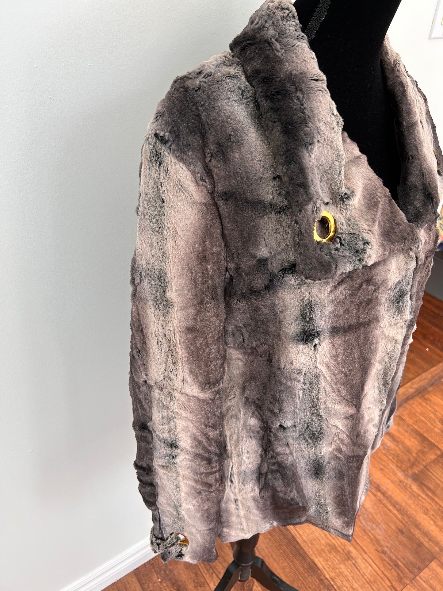 Comme du Vrei Large brown faux fur jacket