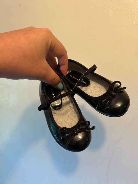 Falls creek infant 5 black flats