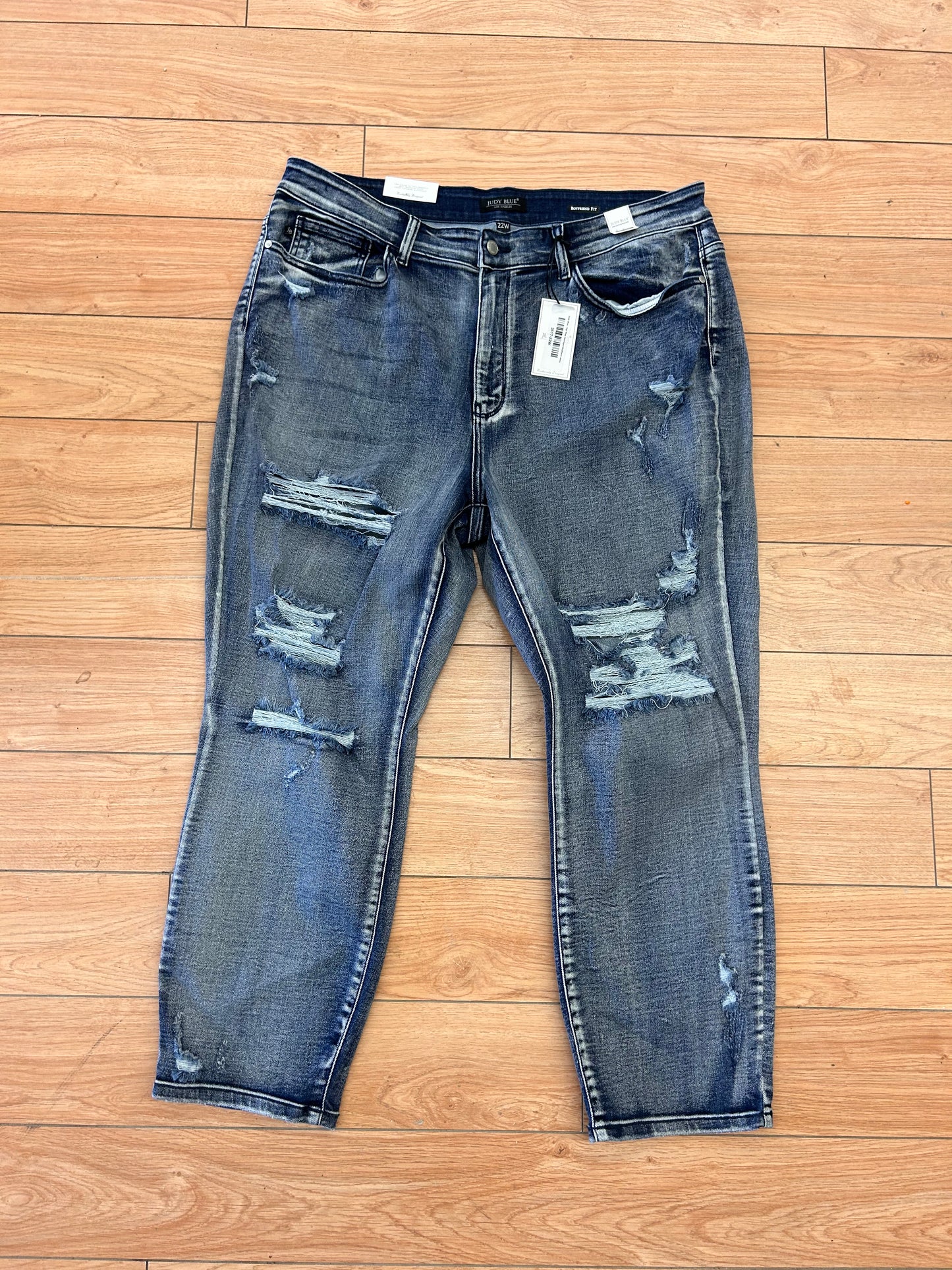 NEW Judy blue 22w medium wash boyfriend distressed jeans