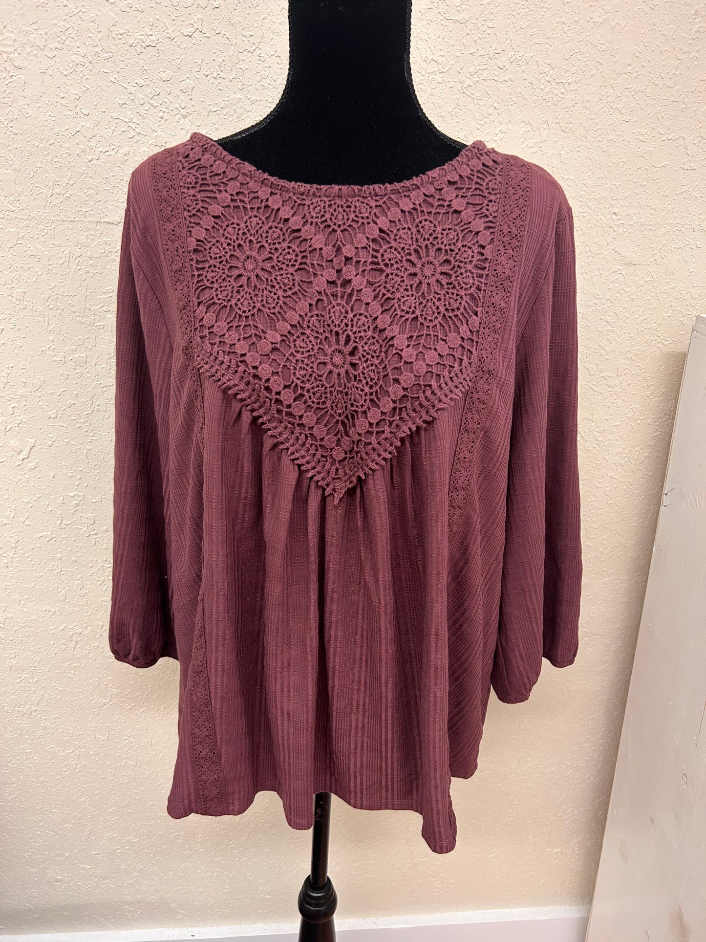 Maurcies 2x purple lace blouse