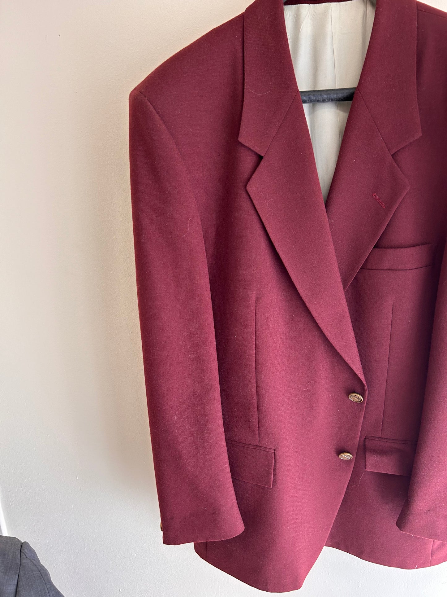 Embassy Row men’s xl burgundy suit jacket