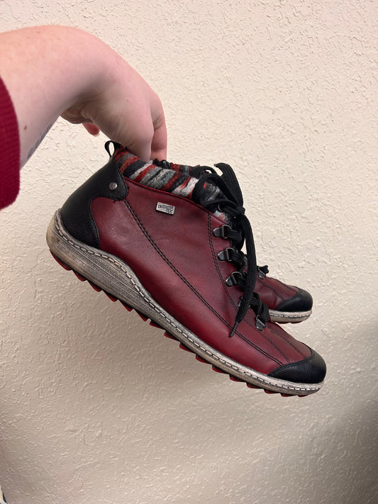 Remonte US9.5 red sneaker boots