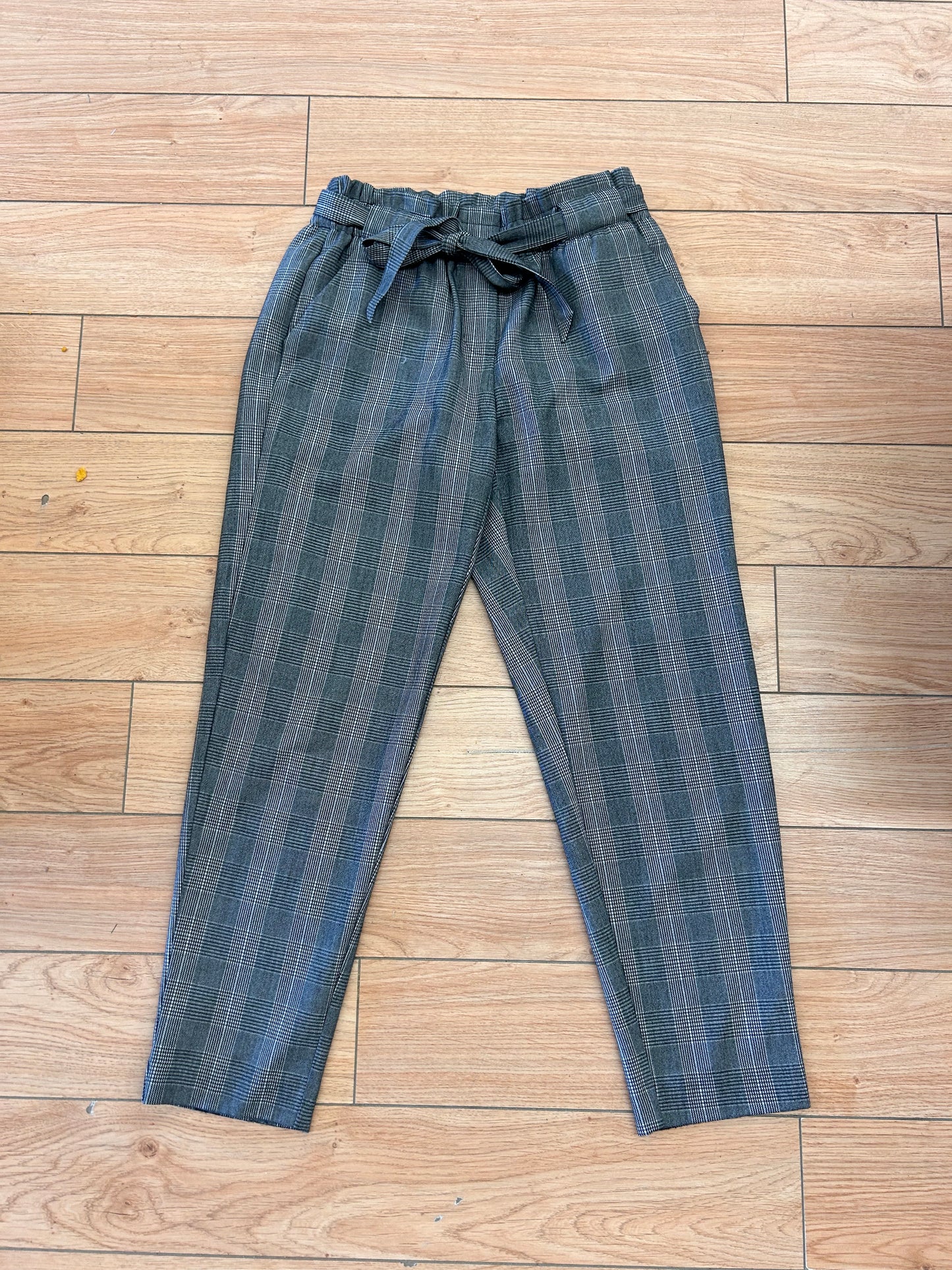 Reitmans 6 petite grey plaid paper bag pants