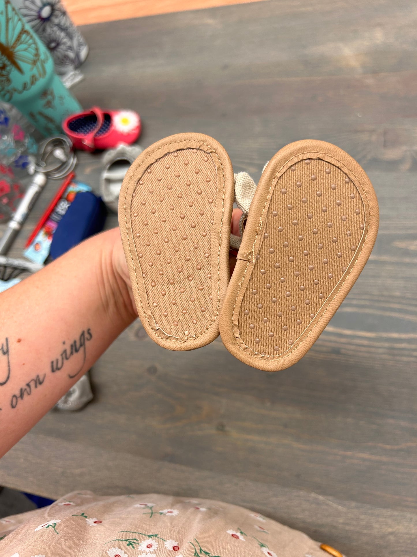 Old navy 0/3m brown bow sandals