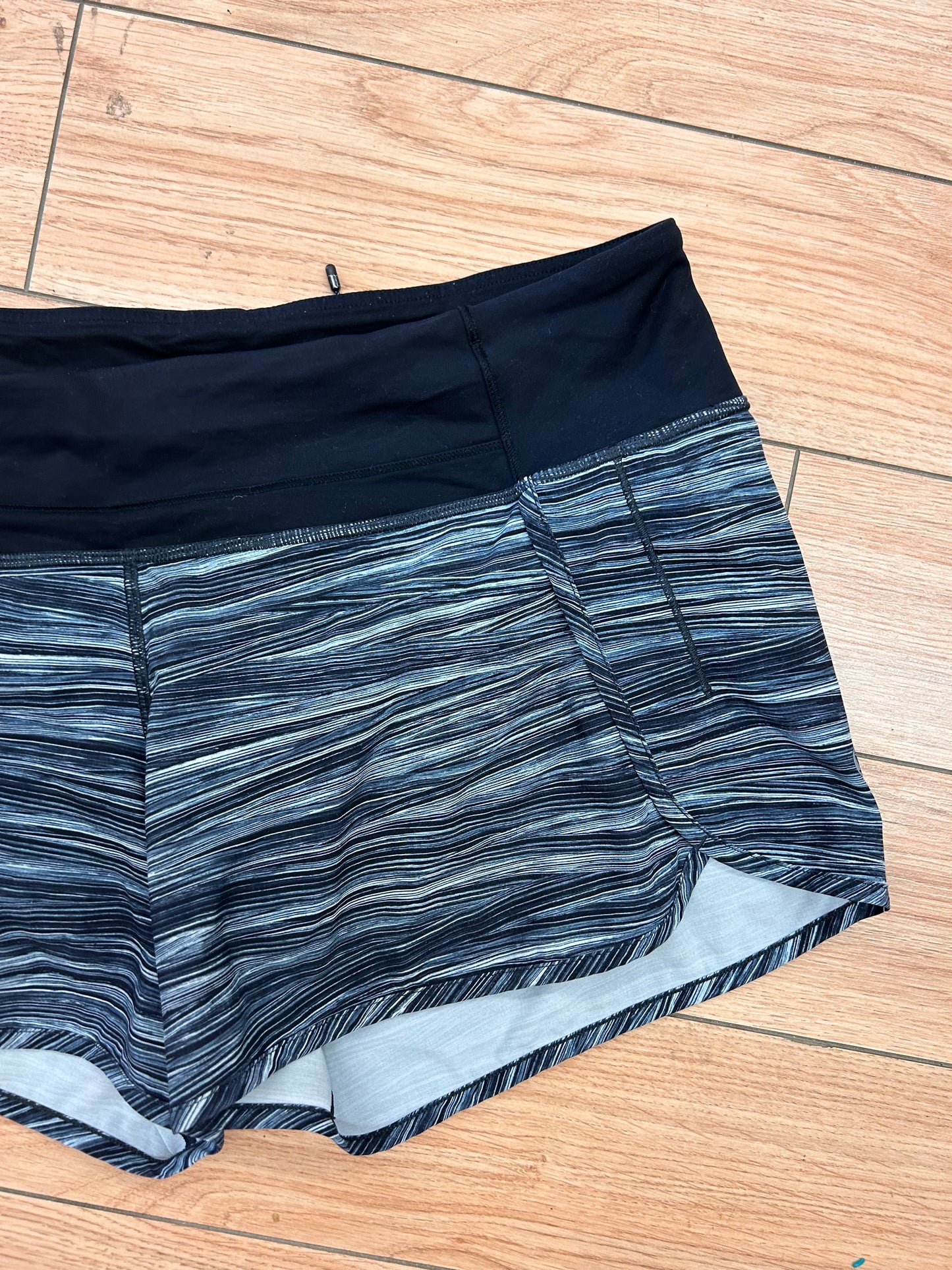 Lululemon 10 grey striped shorts