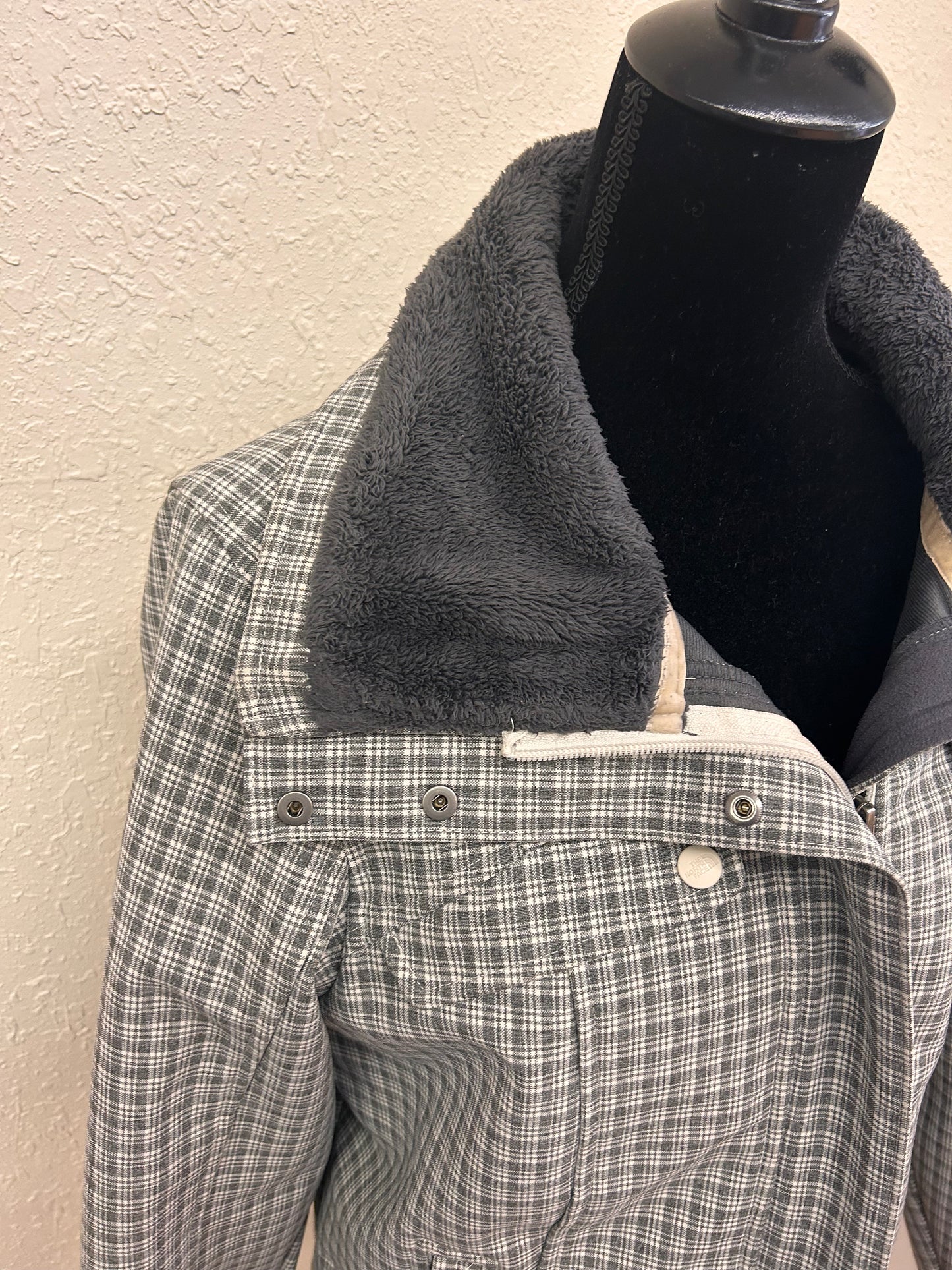 North face large grey plaid fall jacket