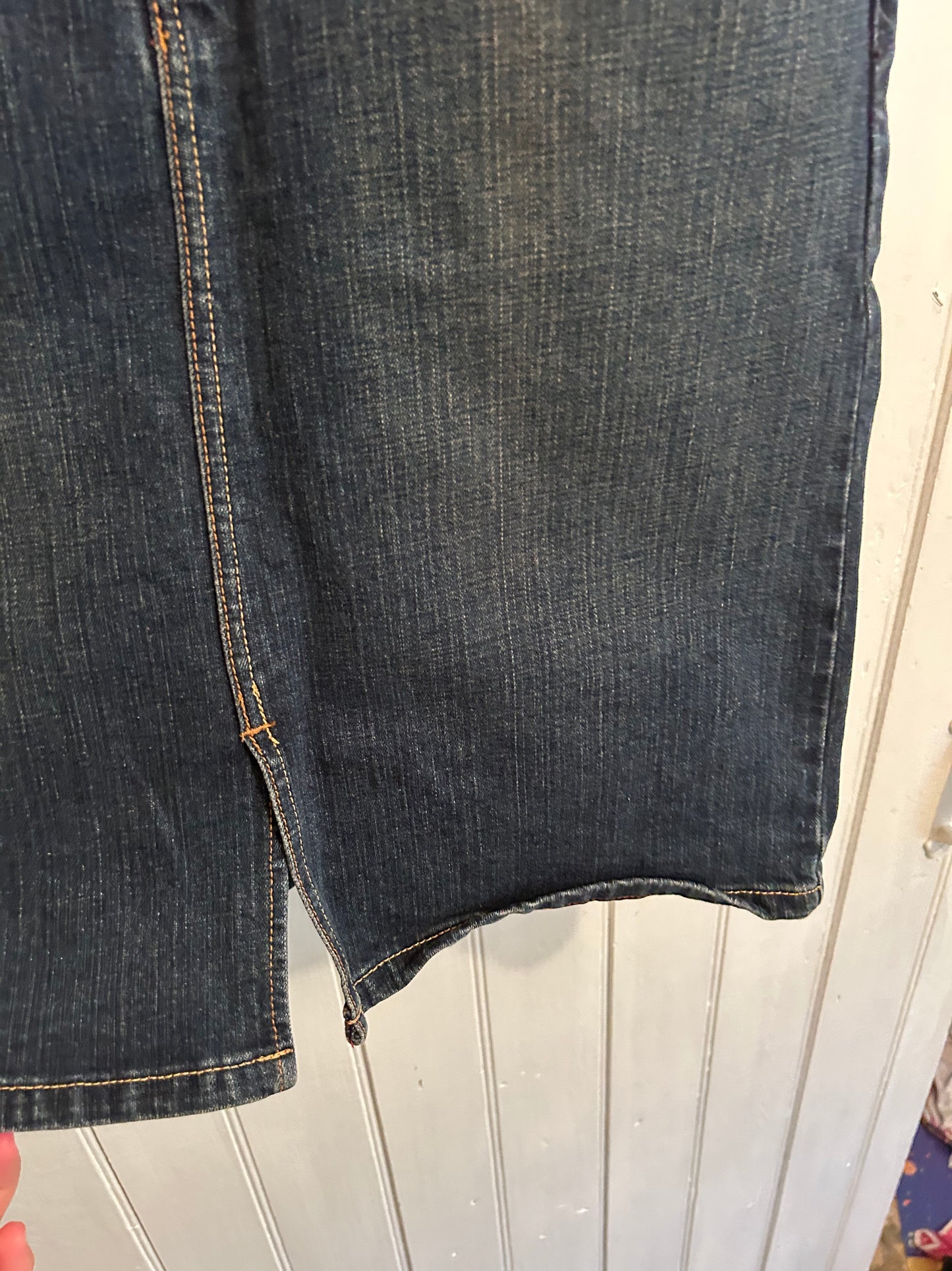 Levi’s 8 dark wash knee length skirt
