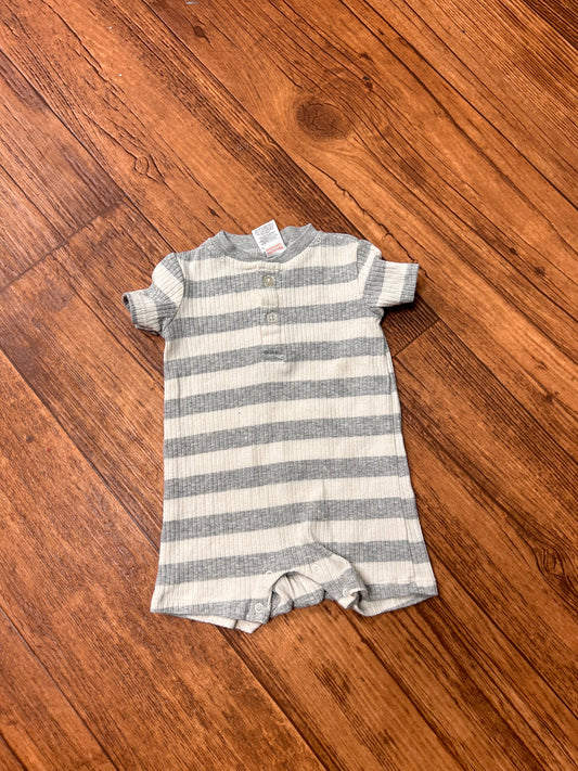 Chick pea 0/3m grey striped romper