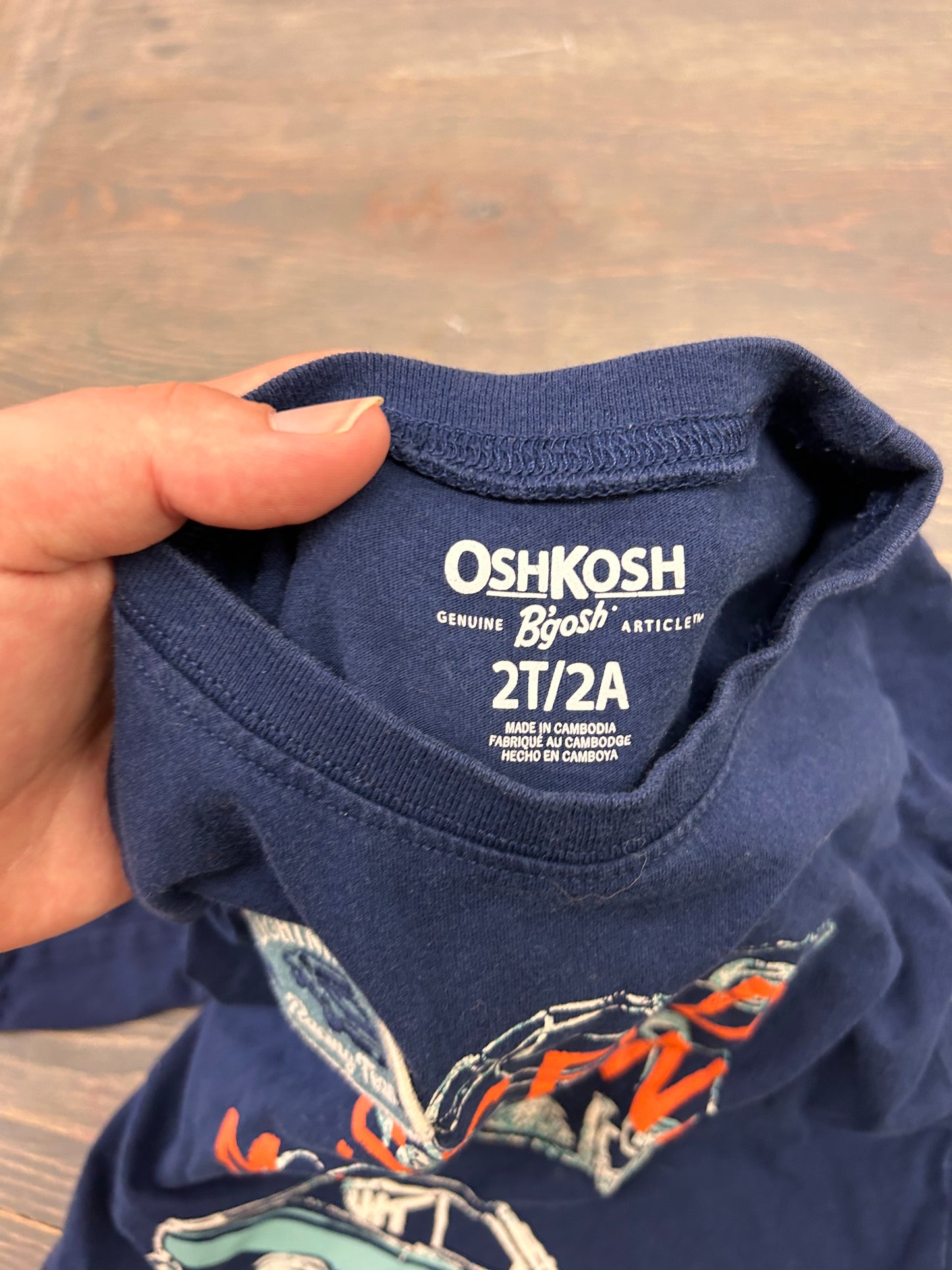 Oshkosh 2t car shirt