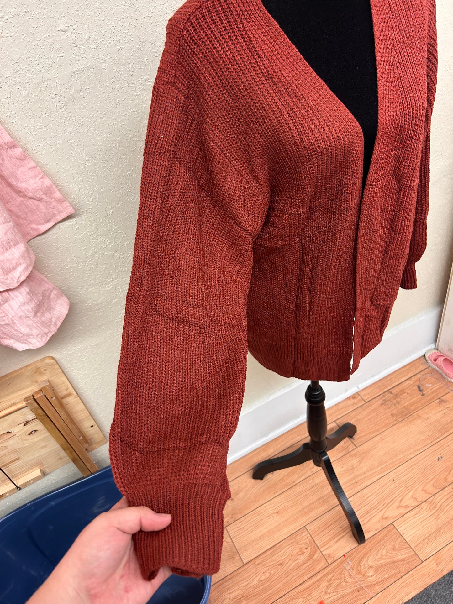 NEW FASHION small burgundy knit cardigan