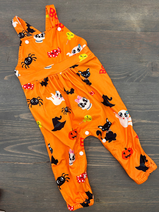 Small shop 9/12m Halloween overalls