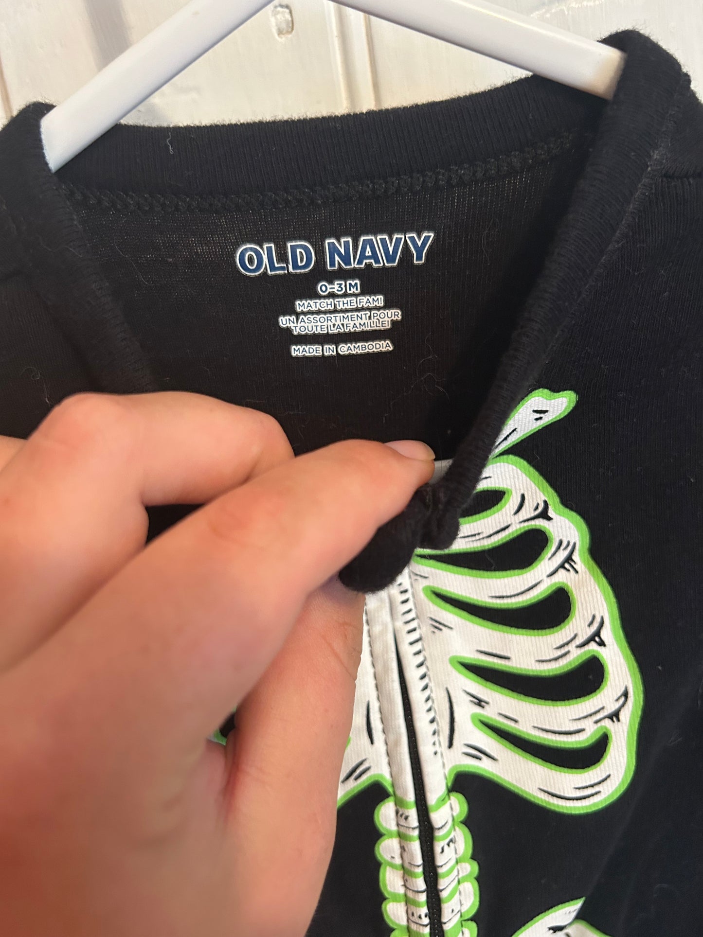 Old navy 0/3m glow in the dark skeleton sleeper