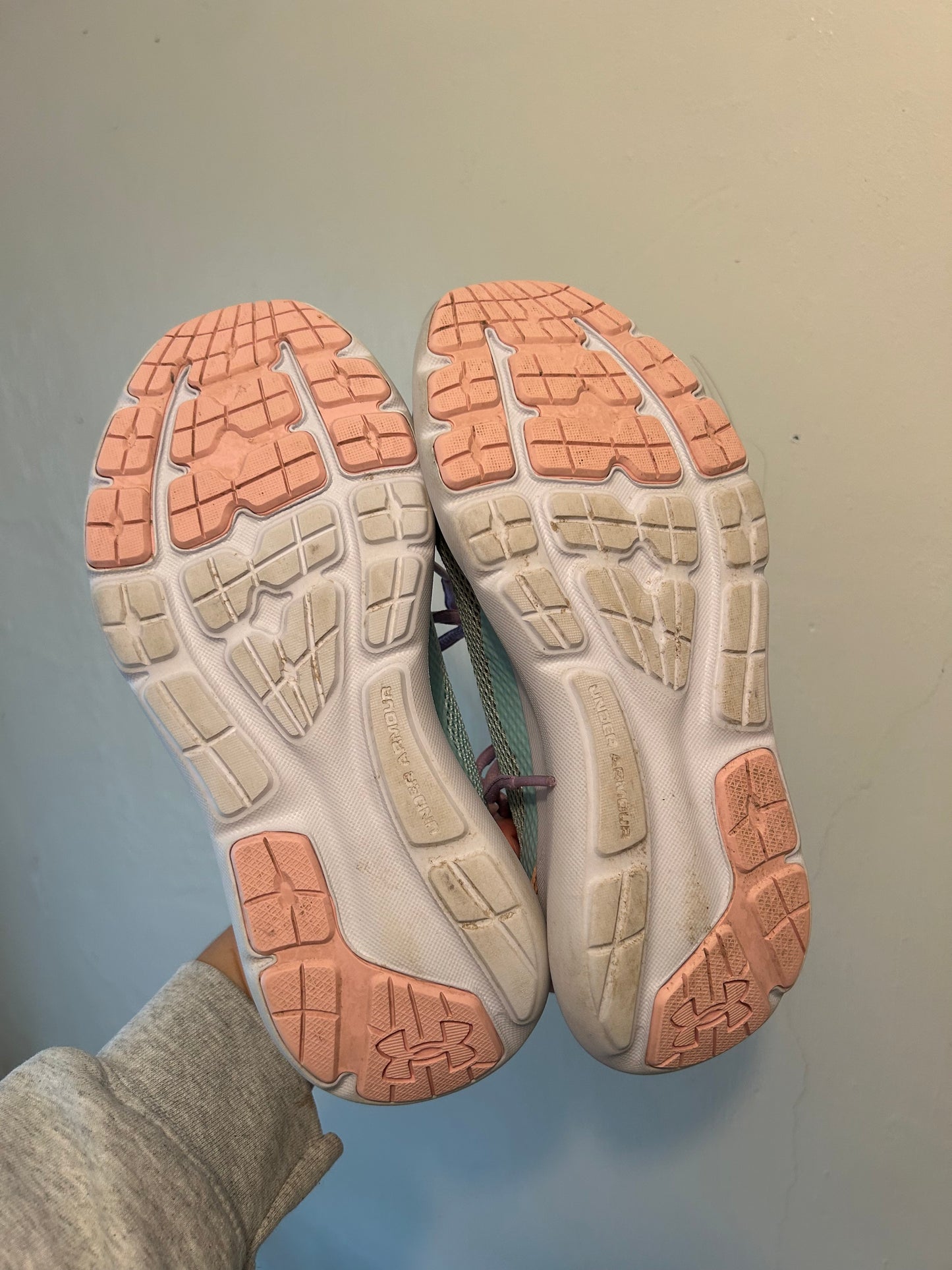 Under armour 5Y blue runners