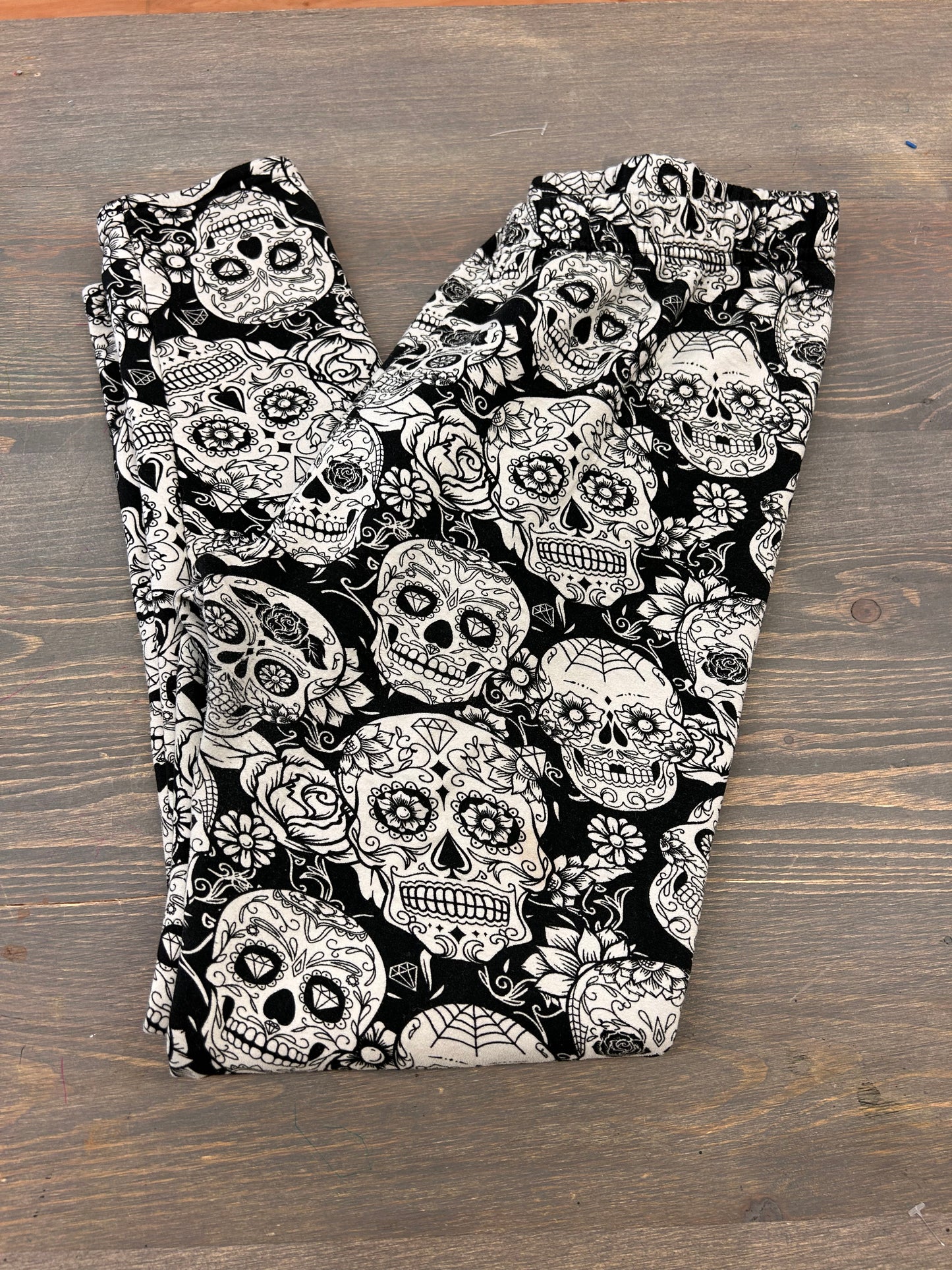 Just cozy xl skull fleece leggings