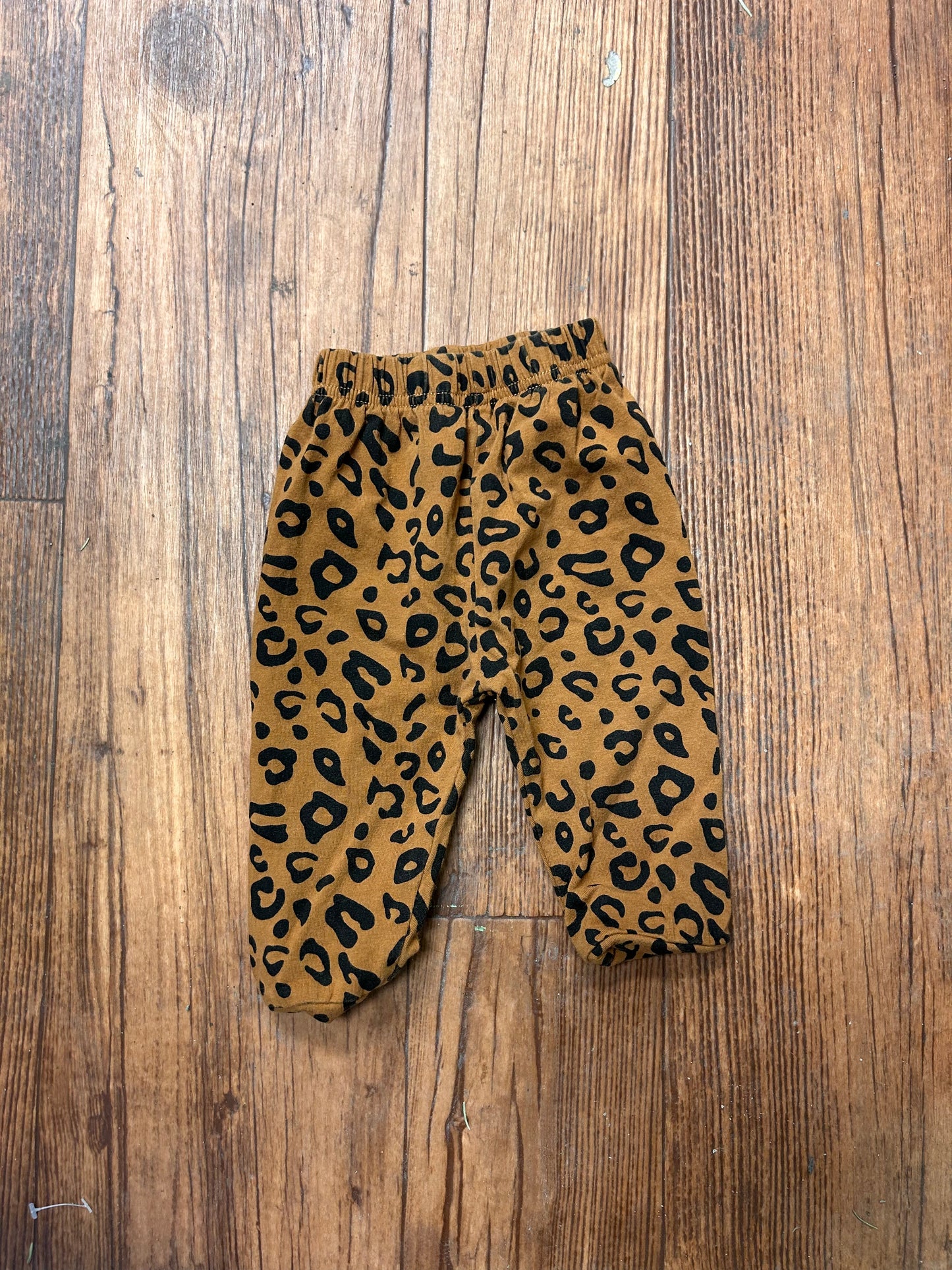 Small shop 6m cheetah print pants