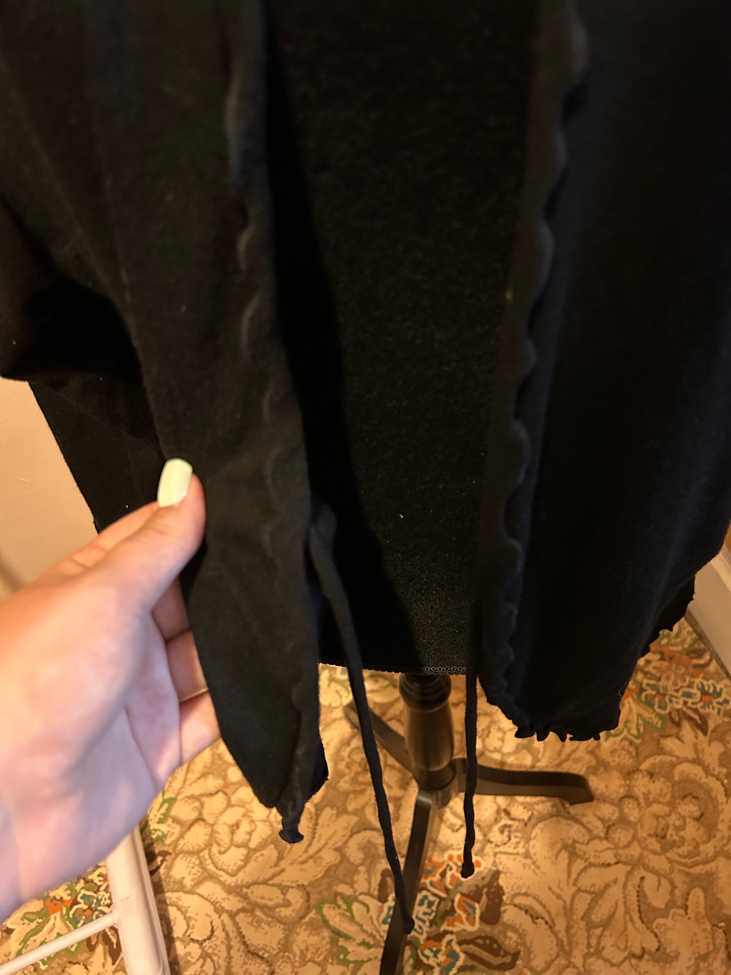 Vintage studio 1940 black scalloped edge cardigan