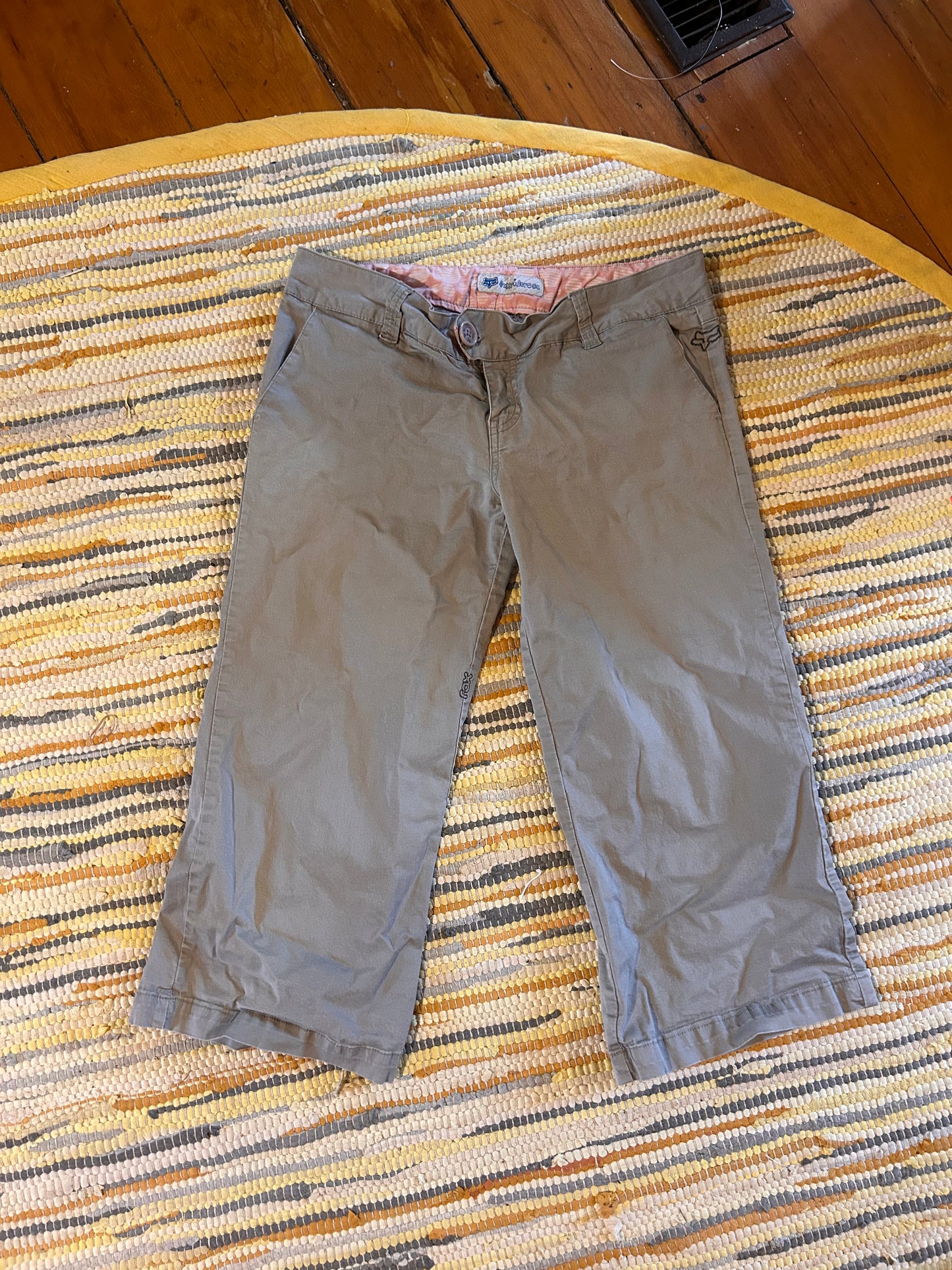 Fox size 9 tan capris