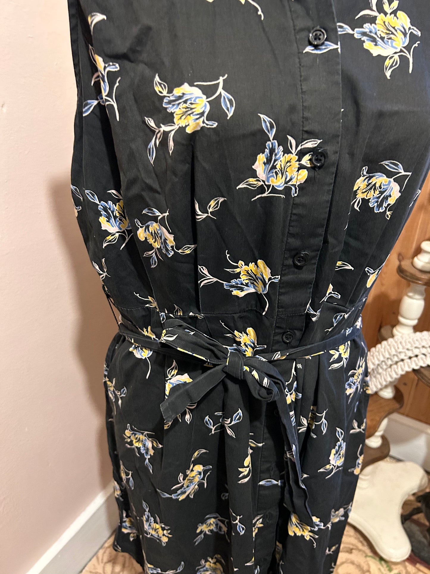 Who what wear xl blue & yellow floral sleeveless button down dress