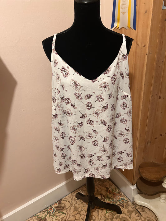 Dex 2x purple & white floral vneck blouse